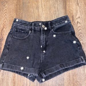 Pacsun Black Daisy Mom Shorts